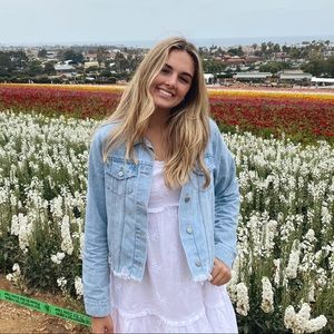 Meet your Posher, Julia
